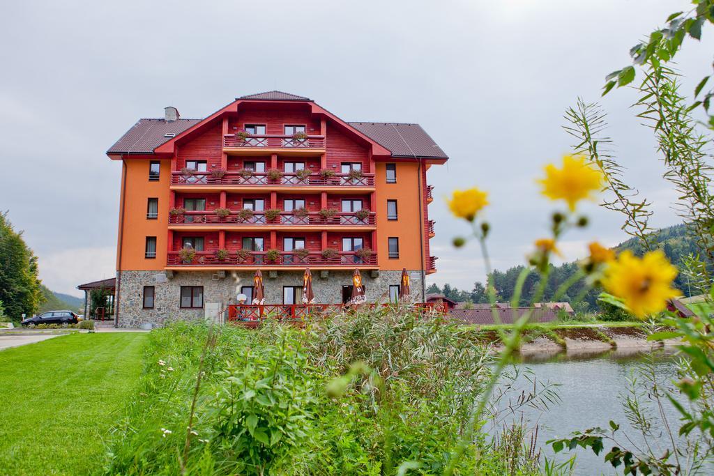Hotel Impozant Валча Экстерьер фото