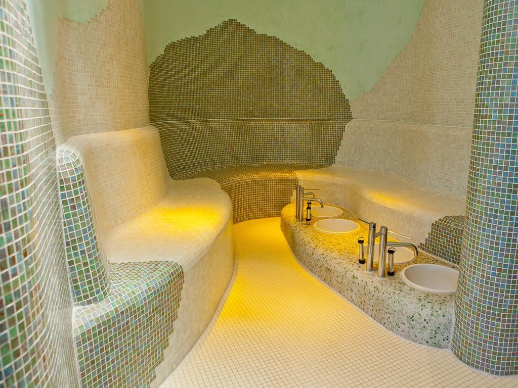 Hotel Impozant Валча Экстерьер фото